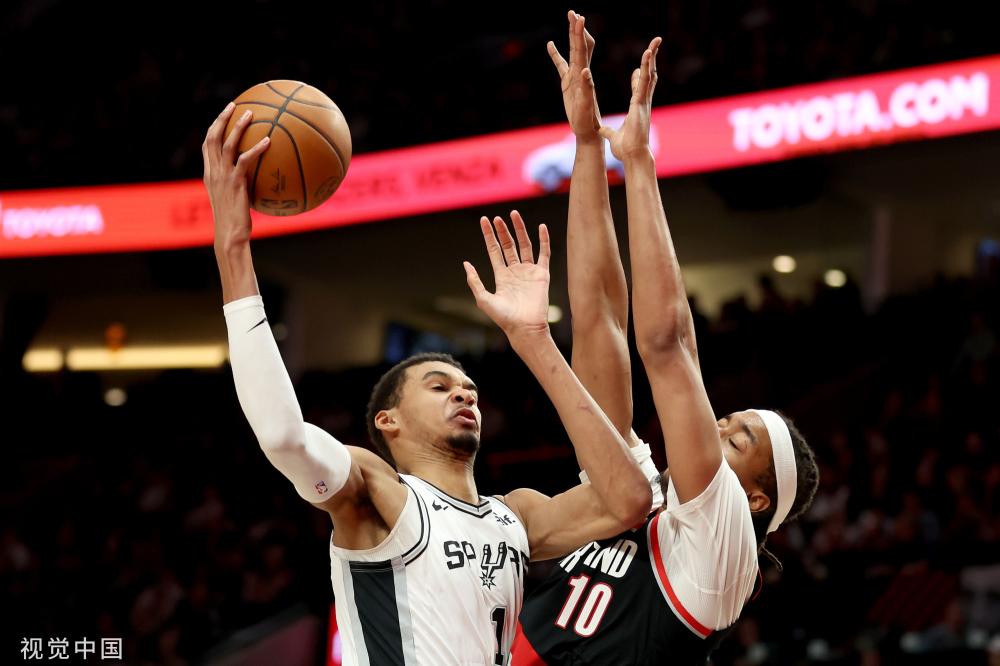 Top时刻 ｜ 6日十佳球：库里晃趴对手 杜兰特超燃三分准绝杀